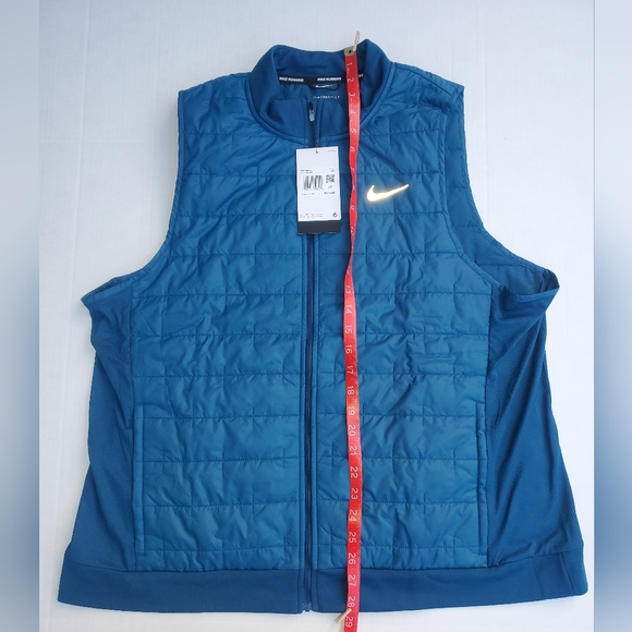 Nike Women's Therma-Fit Vest - Picture 14 of 14